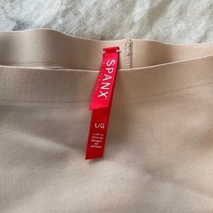 Spanx tummy control shorts L